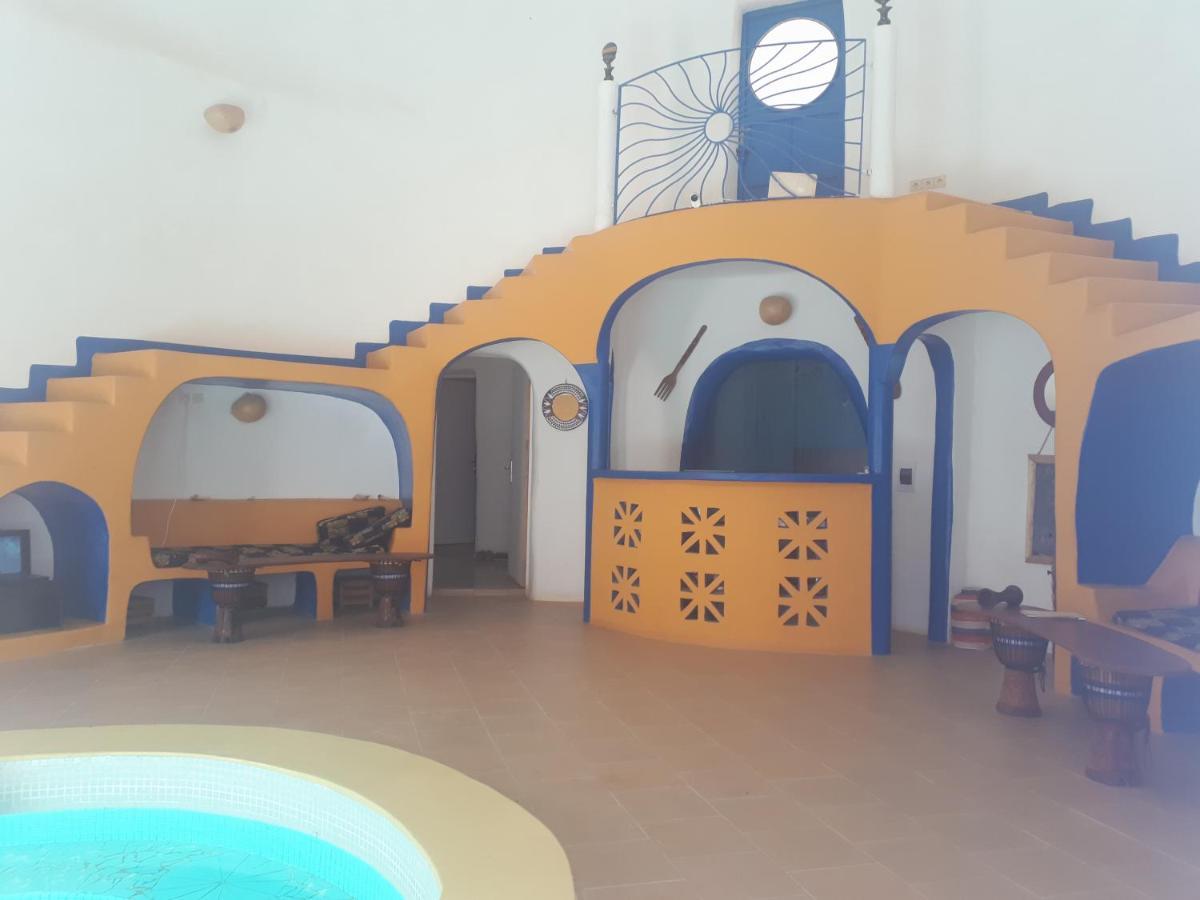 La Maison Blanche Deni Biram Ndao エクステリア 写真